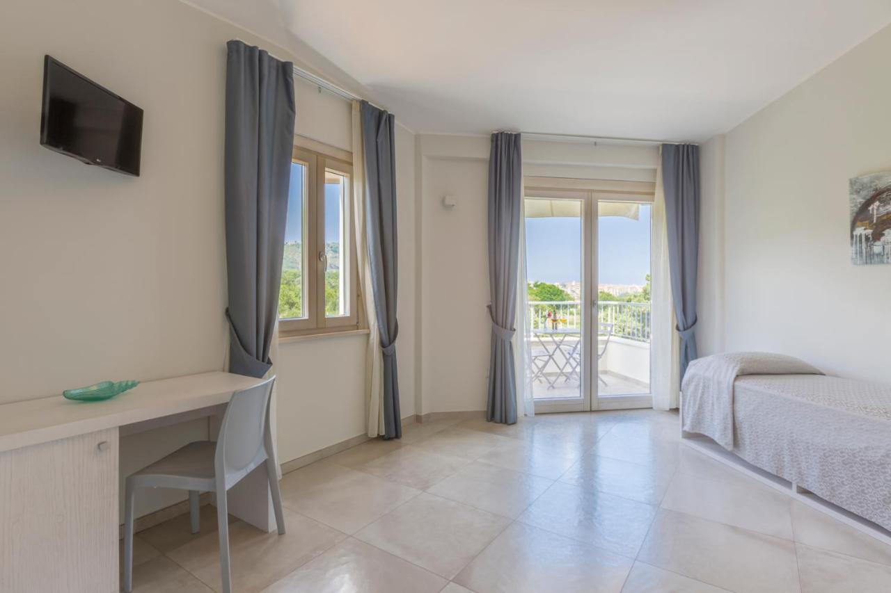 Borgo Degli Dei - Affittacamere Poseidone Parghelia Exterior foto